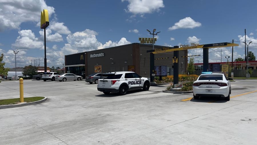 Baton Rouge police investigating shooting at McDonald's