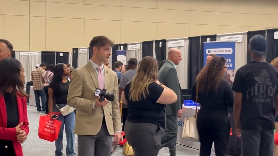 Job seekers encouraged by Mayor-President Edwards at Baton Rouge River Center