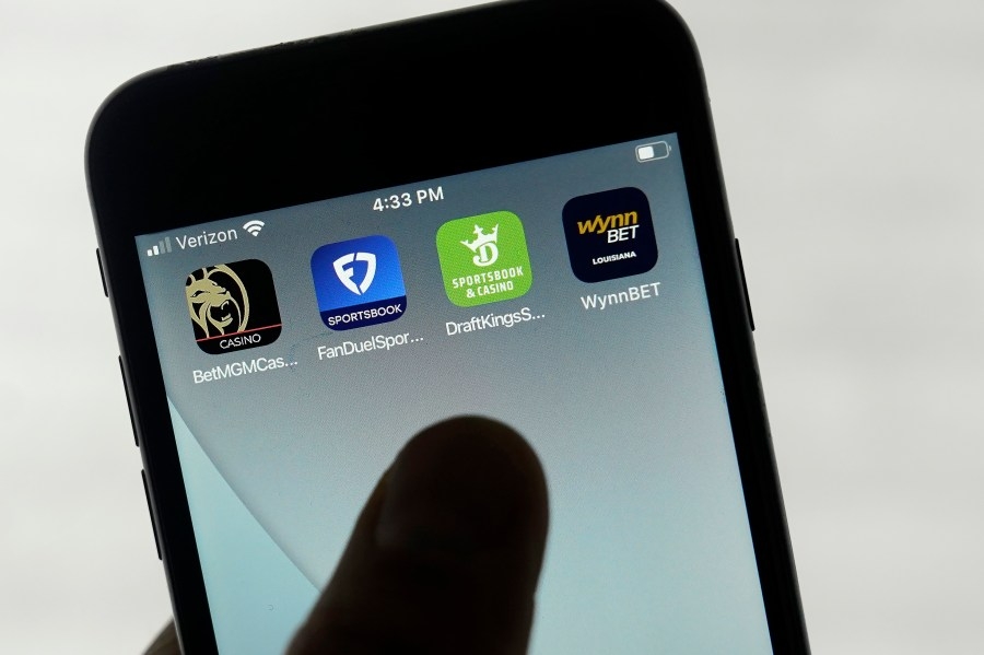Proposed tax hike on online sports betting lowered in House