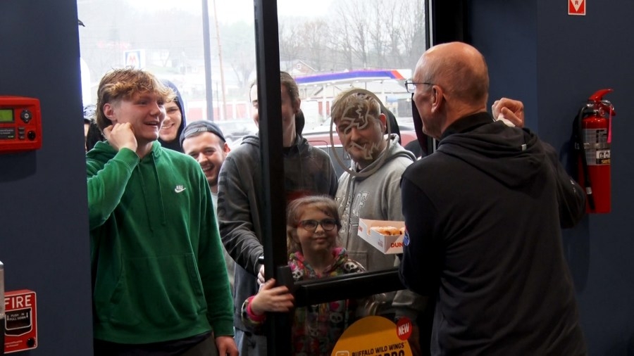 Buffalo Wild Wings Go and Dunkin Donuts open in MacArthur