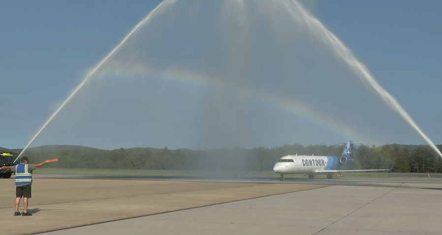 Flights to Chicago O'Hare airport return to Greenbrier Valley Airport