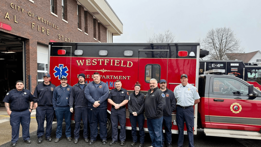 Twin boys born in Westfield with help of first responders
