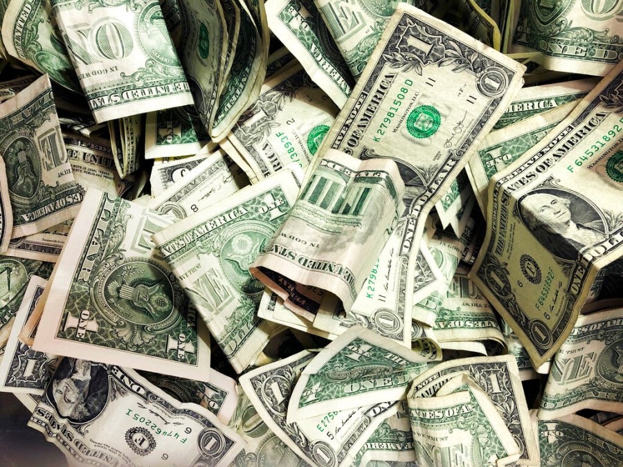 Expert offers tips for budgeting on 'roller coaster ride'