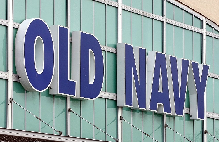 Springfield woman turns herself in for Old Navy merchandise theft in South Windsor