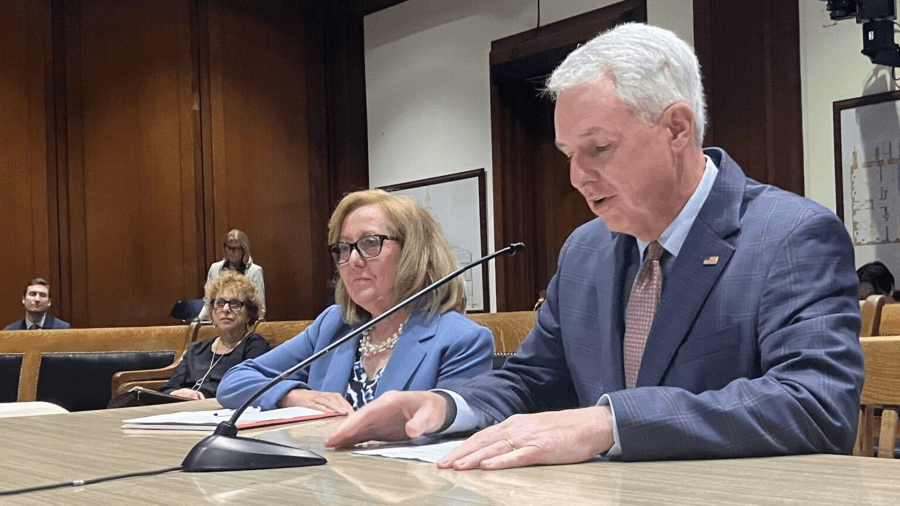 Bill targets 'glaring loophole' in abuser registry law