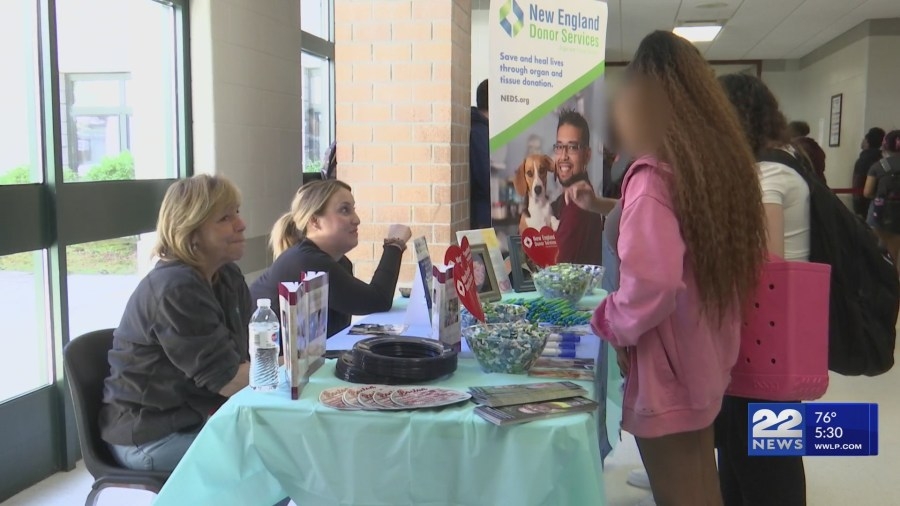 Heart and kidney transplant recipient inspires local students to consider donation