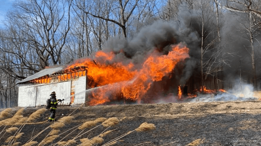 High winds spread brush fire to Wilbraham barn