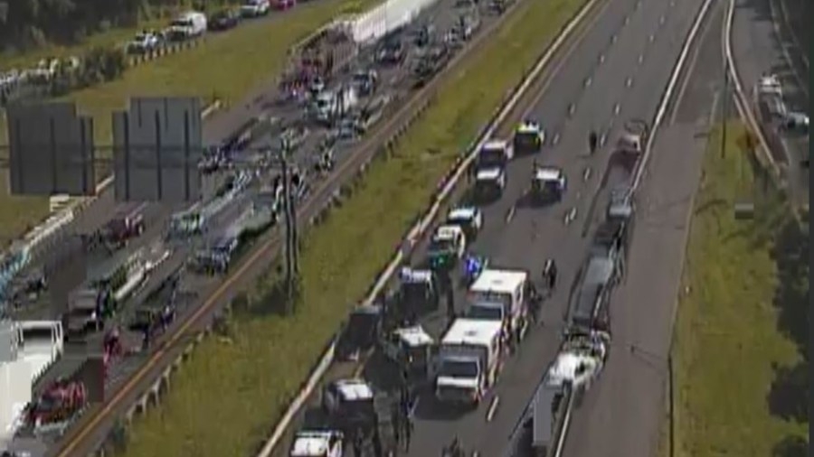 One arrested after crashing into police cruisers on I-291 in Springfield