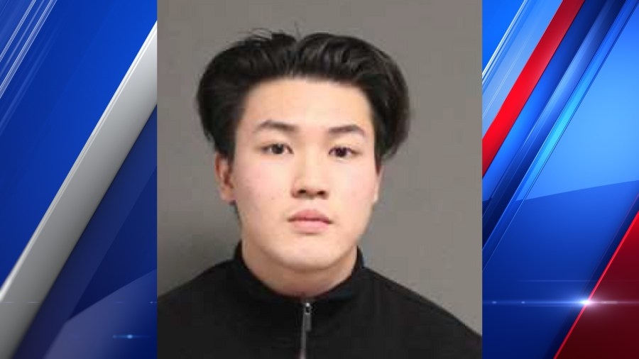 Massachusetts man charged for driving 130MPH in Connecticut