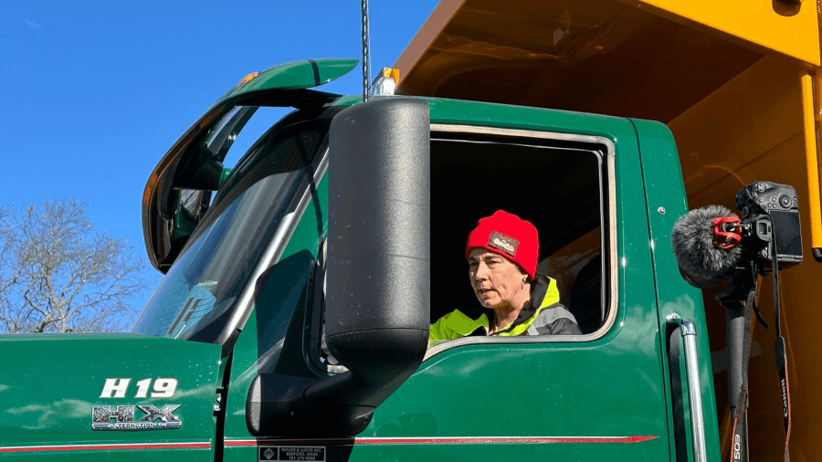 State delays enforcement of electric truck requirements