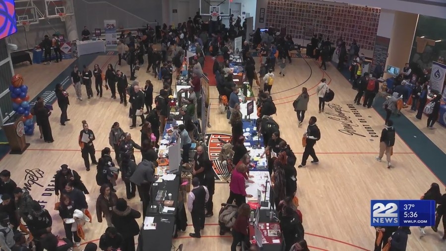 High school seniors in Springfield explore career opportunities