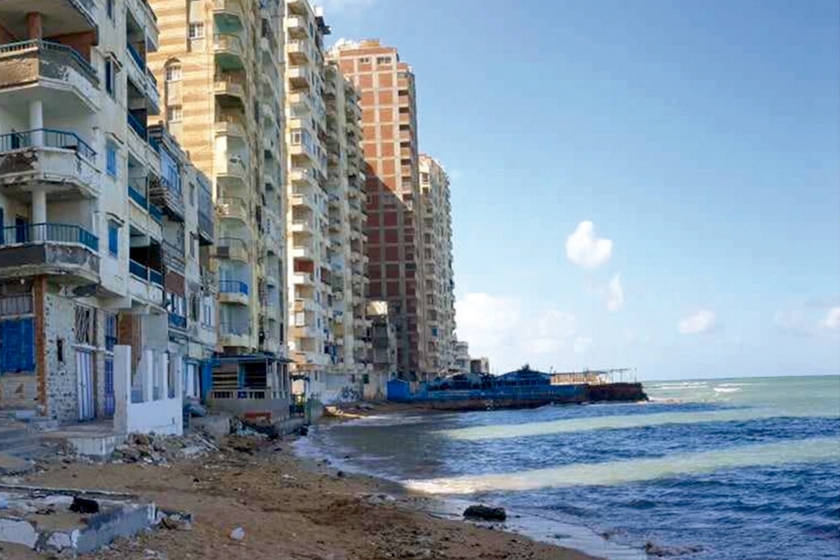 In This Storied Egyptian City, Rising Seas are Causing Buildings to Crumble