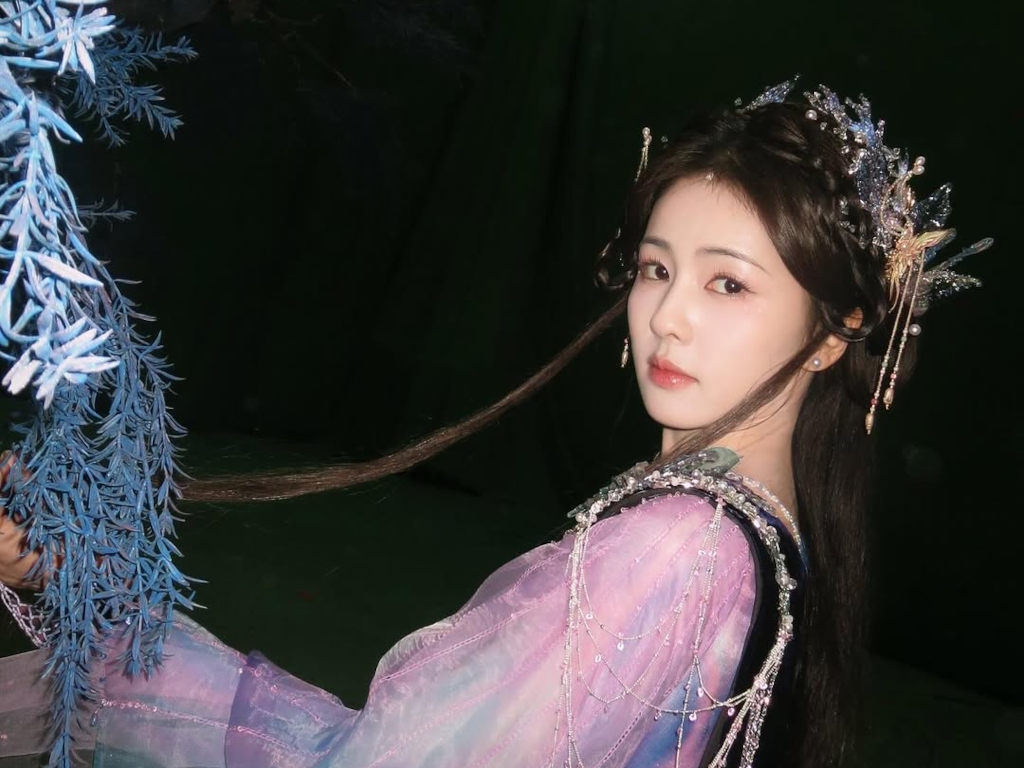 Bai Lu wants a break from fantasy drama