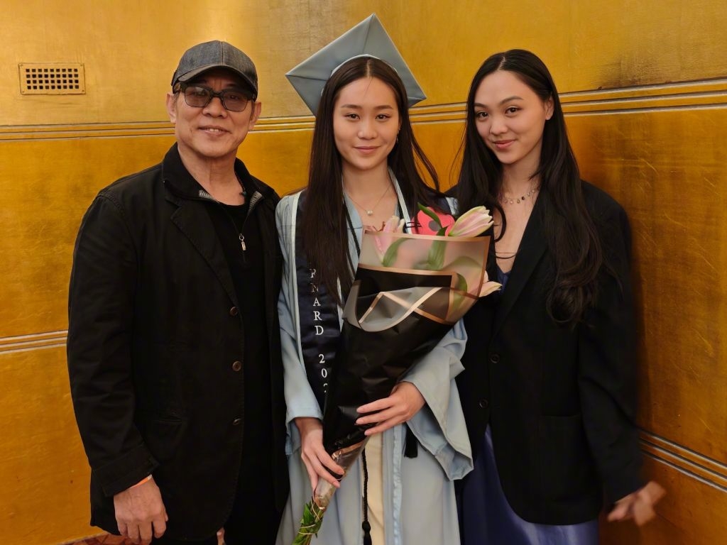 Jet Li's youngest daughter graduates college