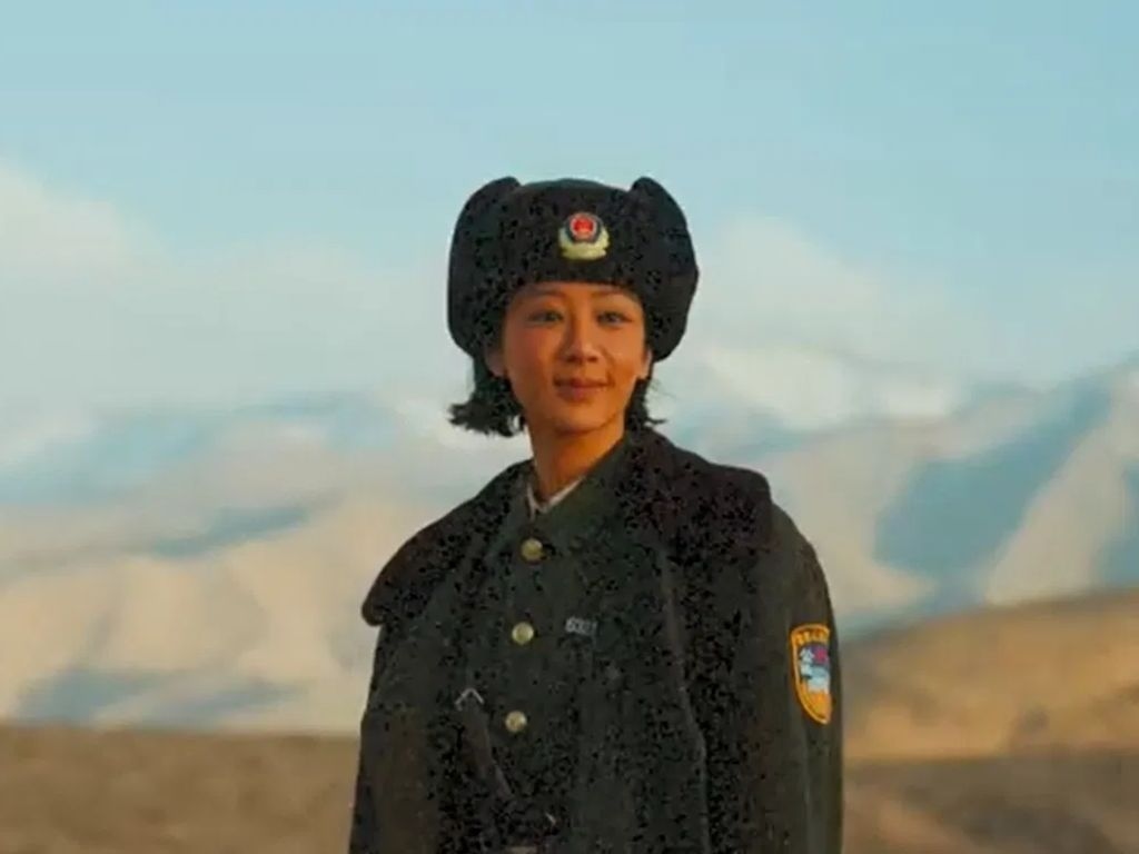 "Born to Be Alive" unveils first-look for Yang Zi