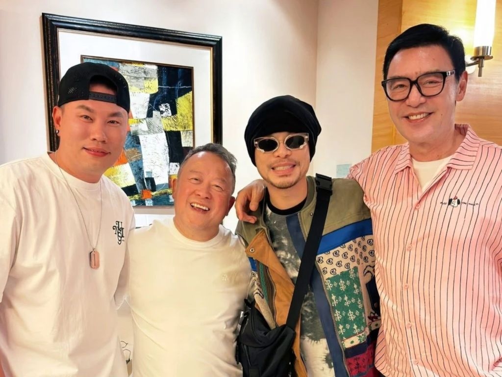 Namewee uses group photo scandal to publicise his work