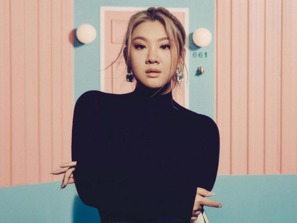 Joyce Cheng rumoured to sign with Universal Music