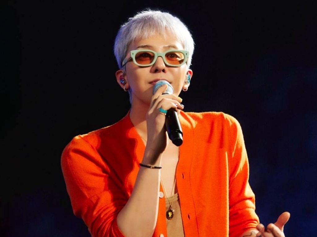 G-Dragon finally reveals the reason behind his mysterious scarf fashion