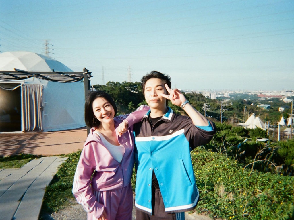 "Dee Girls' Talk" co-host Patrick Liu wishes Dee Hsu a happy birthday