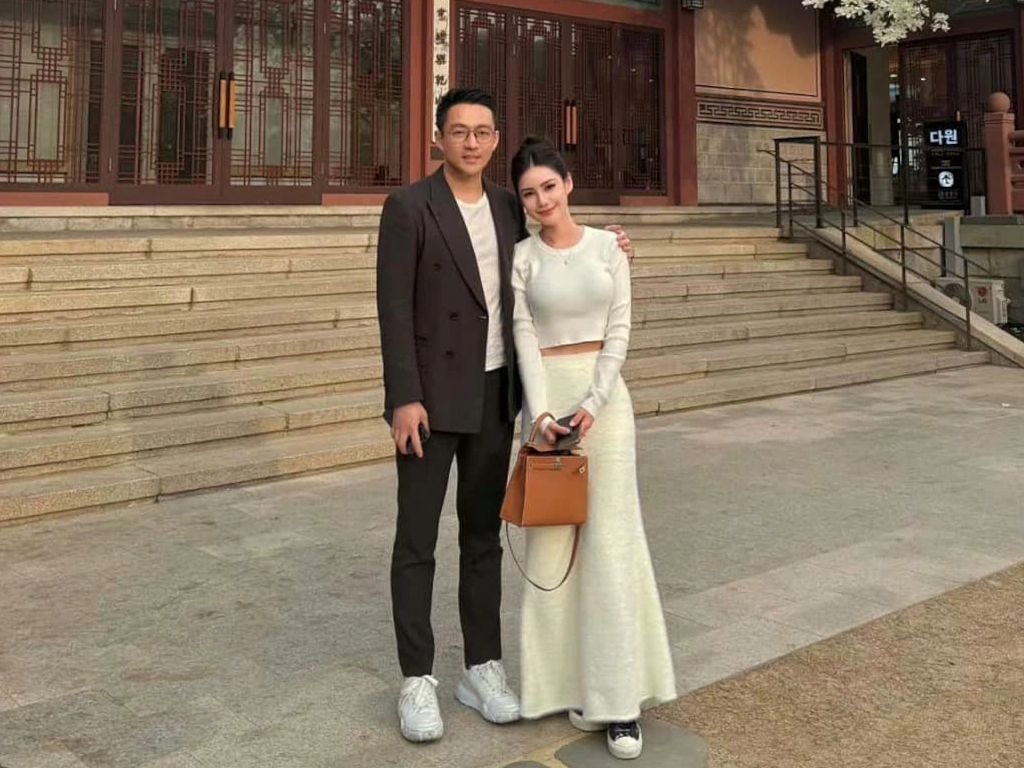 Wang Xiaofei to proceed with May wedding reception