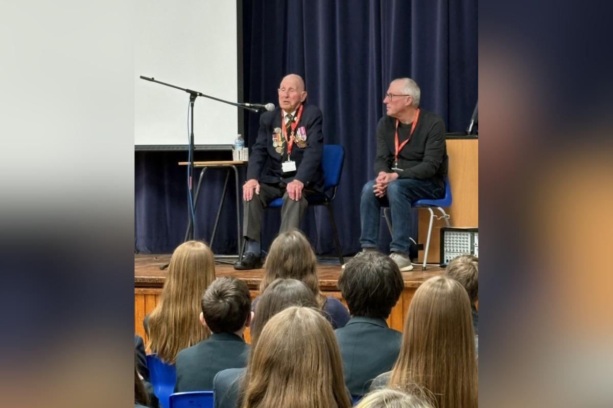 "Like 1,000 fireworks' nights": D-Day veteran gives talk at Millthorpe