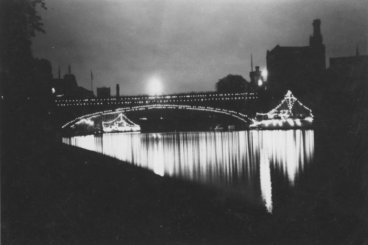 'The lights came on again all over York' - incredible photos of York on VE Day