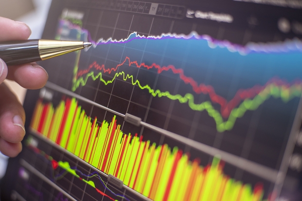 HOOD vs. IBKR: Which Fintech Broker is Poised for More Growth?