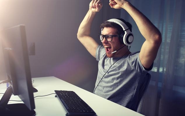 TakeTwo's Q4 Loss Widens Year Over Year, Revenues Increase