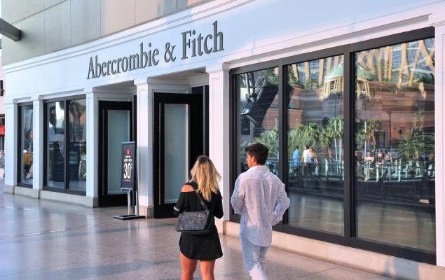Abercrombie Shows Uncertainty Before Q1 Earnings: Buy Now or Step Back?
