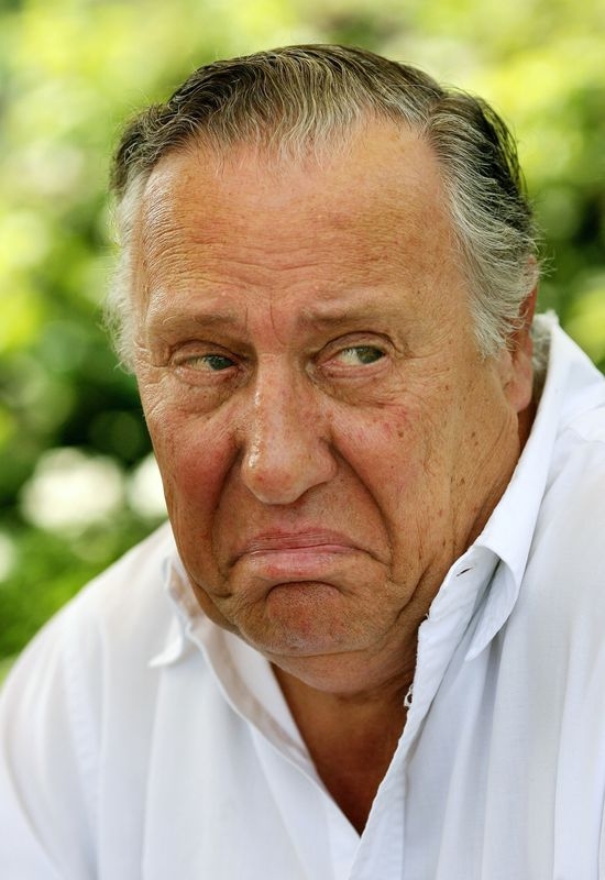 Novelista británico Frederick Forsyth ha muerto: BBC News