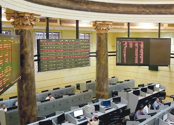 رئيس البورصة يشارك قيادات شركة تمويل استهلاكي قرع الجرس بمناسبة بدء التداول