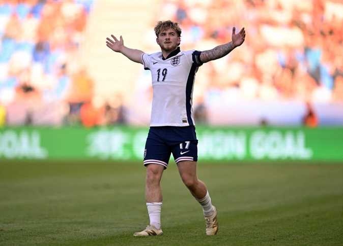 إليوت يقود منتخب إنجلترا إلى نهائي أمم أوروبا للشباب بثنائية أمام هولندا