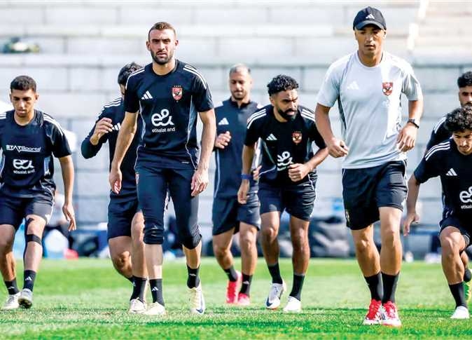 الخطيب و«ريبيرو» يحسمان ملف «حارس» الأهلى