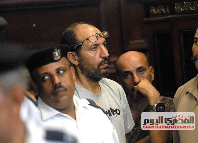 «تنحٍّ ونظارة شمسية وإحالة للمفتي».. كواليس الساعات الأخيرة قبل إسدال الستار على قضية «سفاح المعمورة» (تفاصيل)