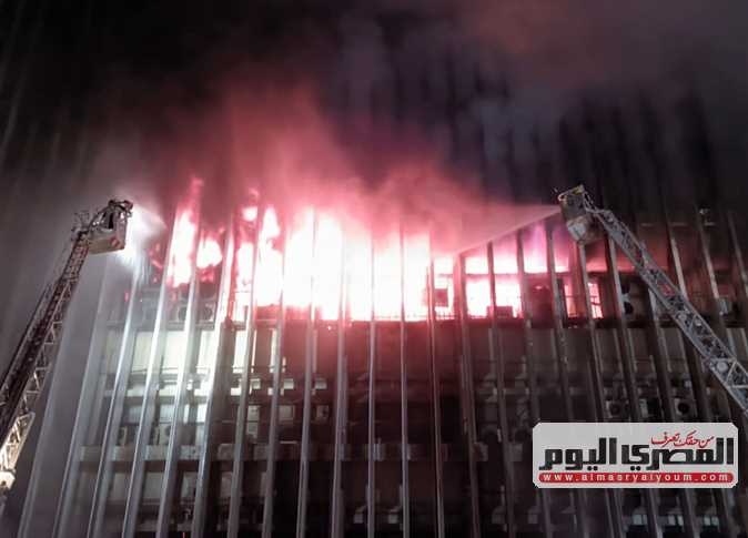 «أحمال الكهرباء وارتفاع الحرارة».. خبير يكشف سبب حريق السنترال (فيديو)