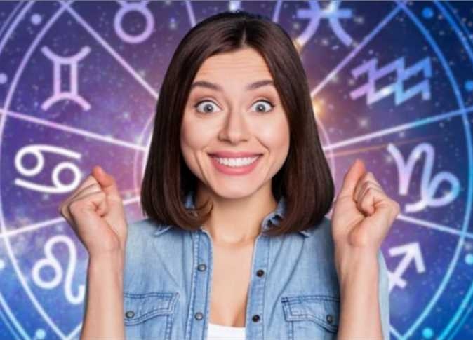 5 أبراج تحب ارتداء الملابس على الموضة (تعرف عليهم)
