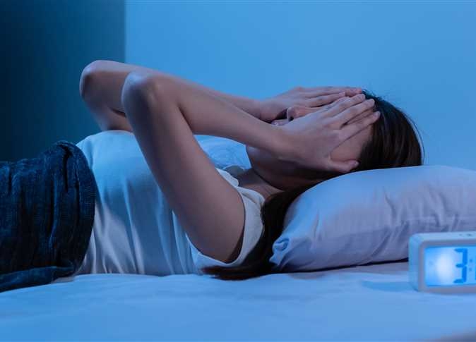 «الجبنة والشوكولاتة قبل النوم بتجيب كوابيس».. علماء يوضحون الأسباب