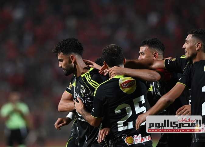 موقف محمد الشناوي.. مفاجآت في تشكيل الأهلي المتوقع ضد فاركو اليوم