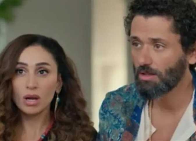 بعد نفي شائعة الانفصال.. تصرف مفاجئ من كريم محمود عبدالعزيز تجاه دينا الشربيني والأخيرة ترد