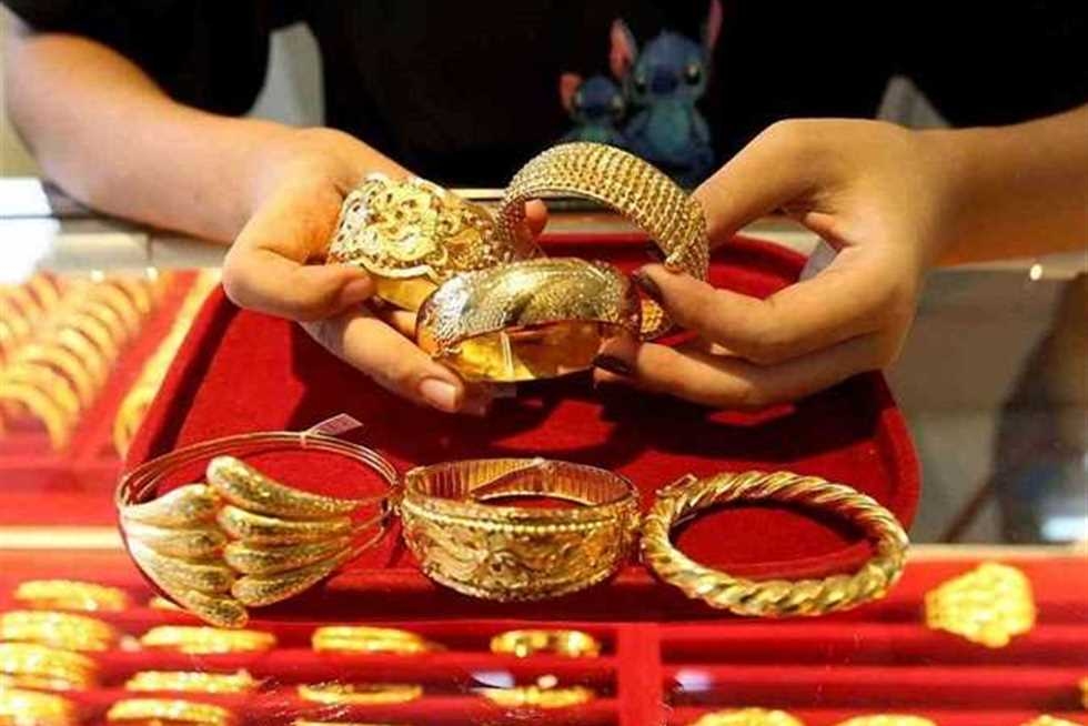 عيار 21 الآن ينخفض بالمصنعية.. أسعار الذهب اليوم الأربعاء 13 أغسطس 2025 بالصاغة