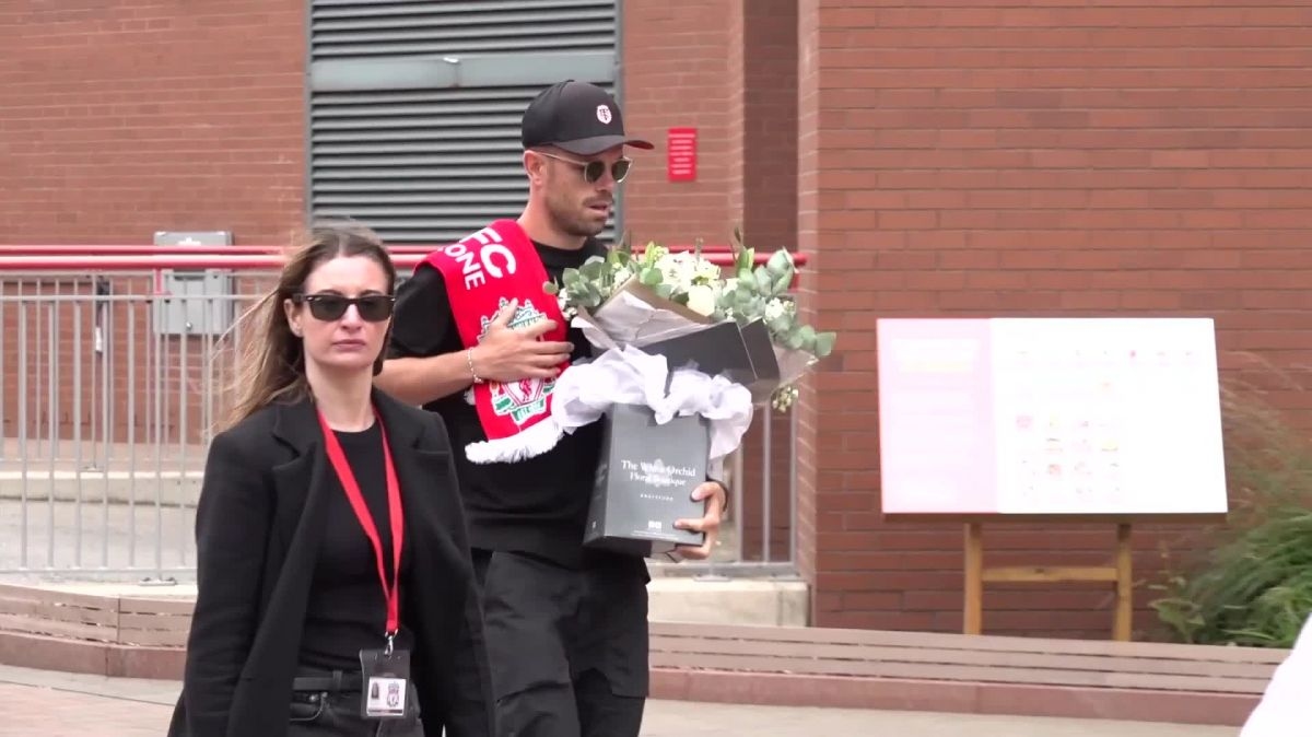 Football - Disparition Diogo Jota : Henderson à Anfield pour rendre hommage à Diogo Jota