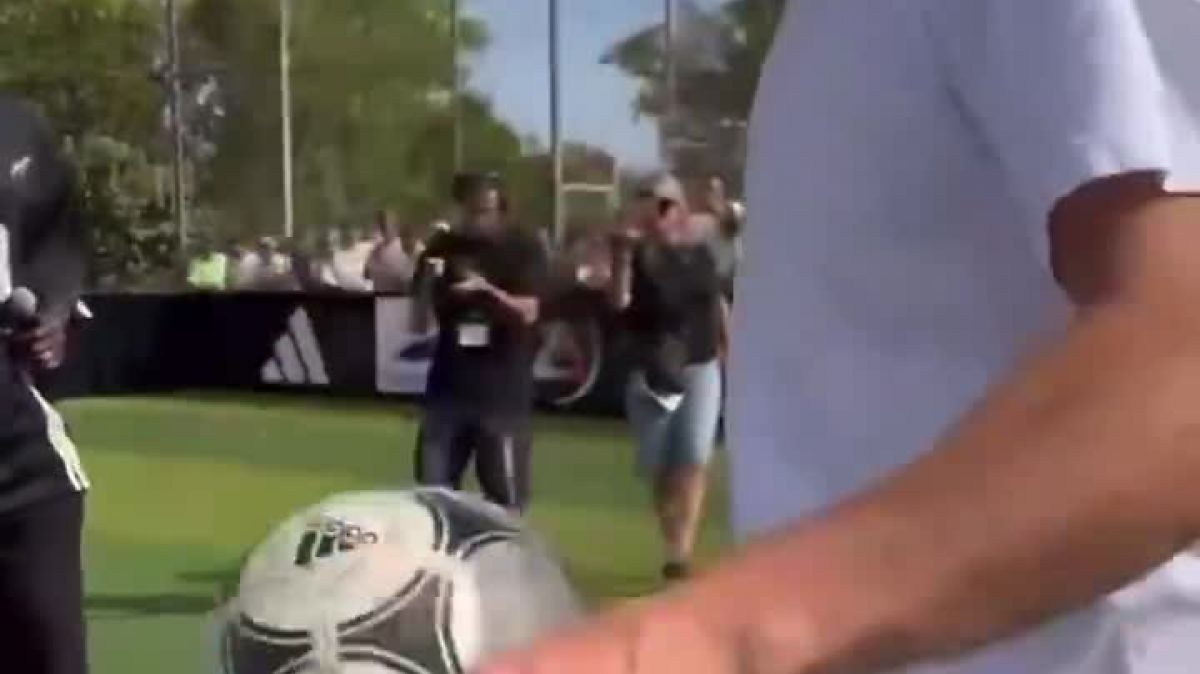 Pogba comme un enfant après des jongles avec Zidane