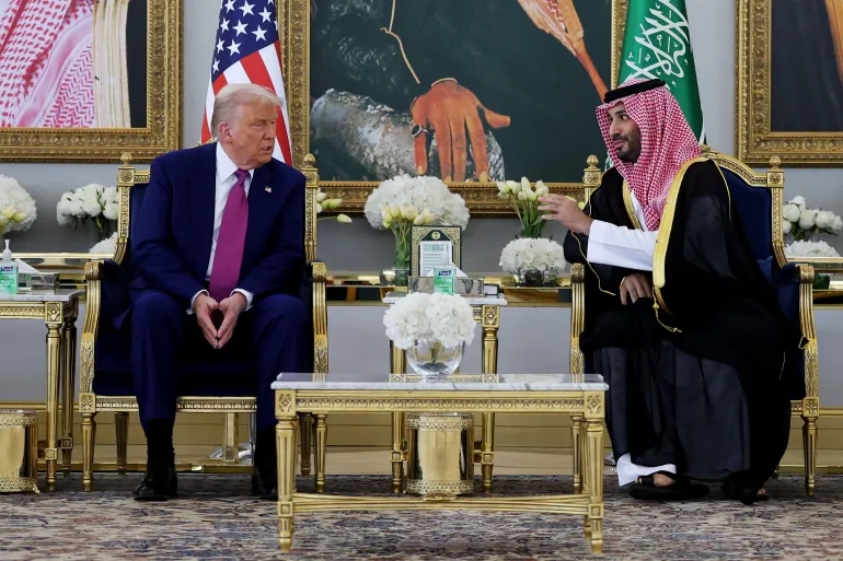 ترامب يبدأ جولته الخليجية من السعودية وسط توقعات صفقات تجارية كبرى