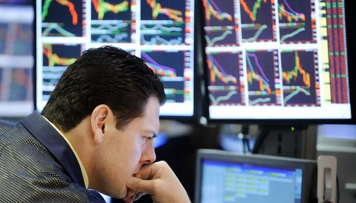 هجمات إسرائيل على إيران تدفع الدولار والذهب والنفط للصعود
