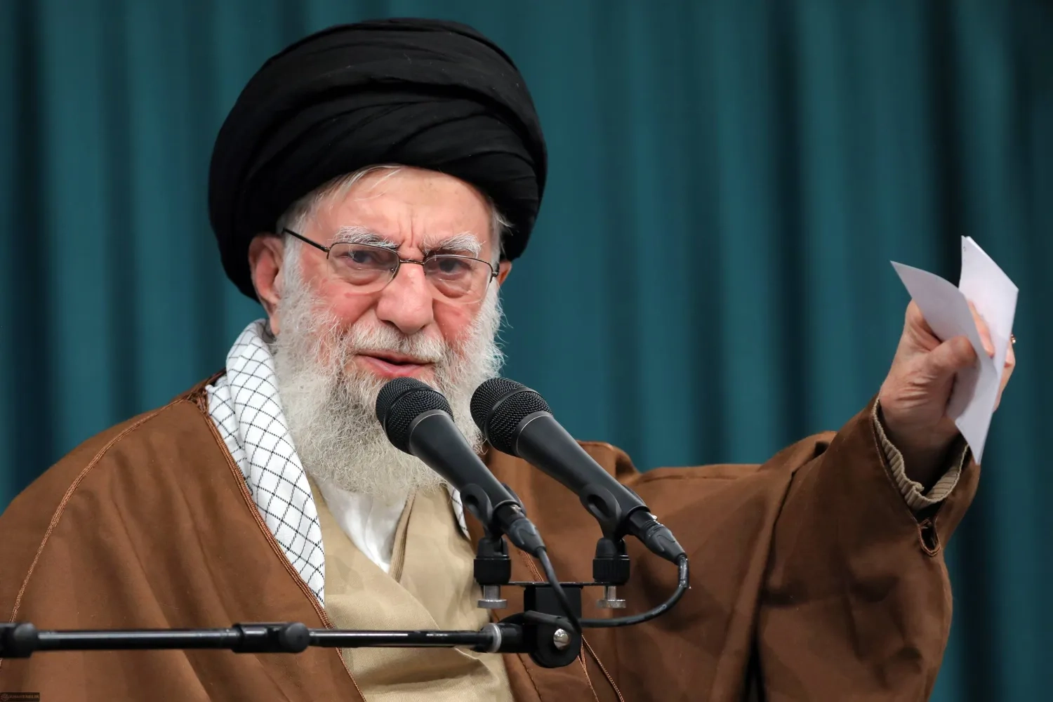 خامنئي يطلق تحديه لإسرائيل: 'المعركة بدأت ولن نساوم'