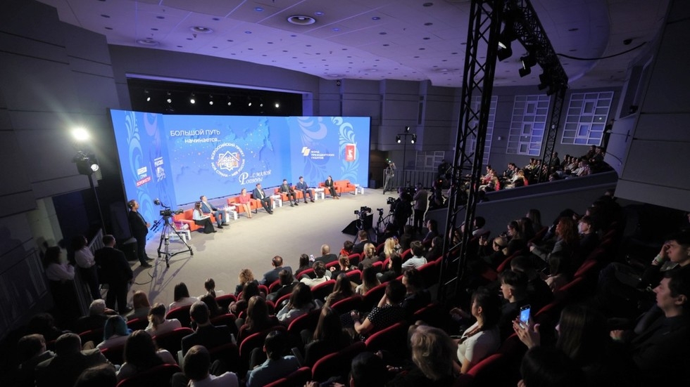 Moscow hosts ‘The Future of the World: New Platform for Global Growth' essay contest