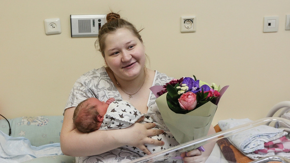 Russia hits lowest infant mortality rate