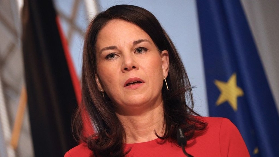 German foreign minister calls for iPhone update tax