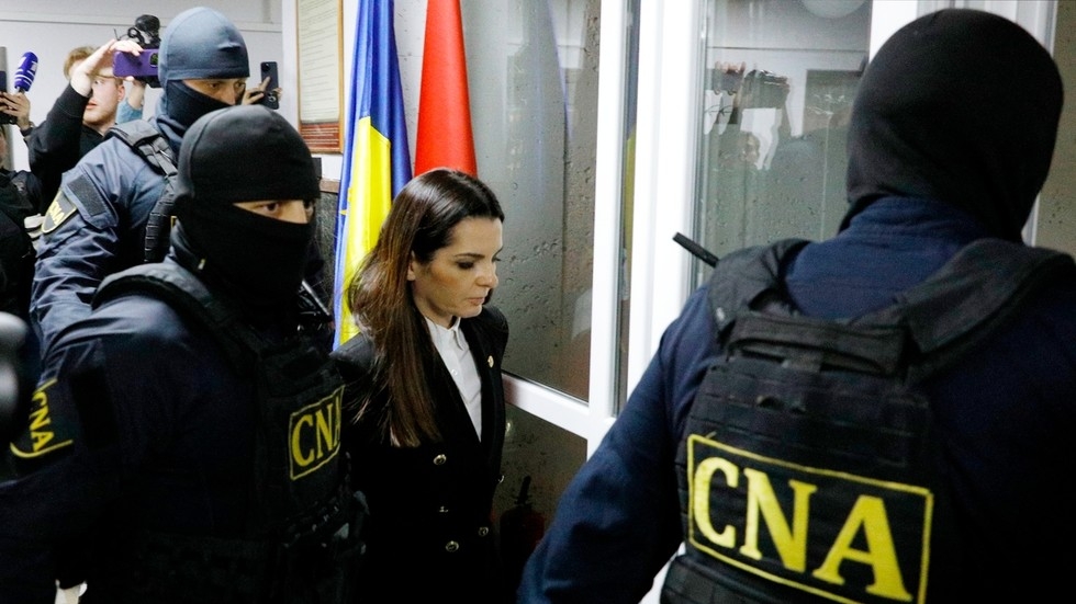 Court extends Moldovan governor's arrest