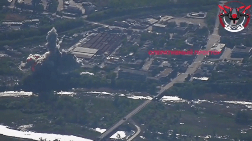 Russian glide bombs pound Kiev's troops (VIDEOS)